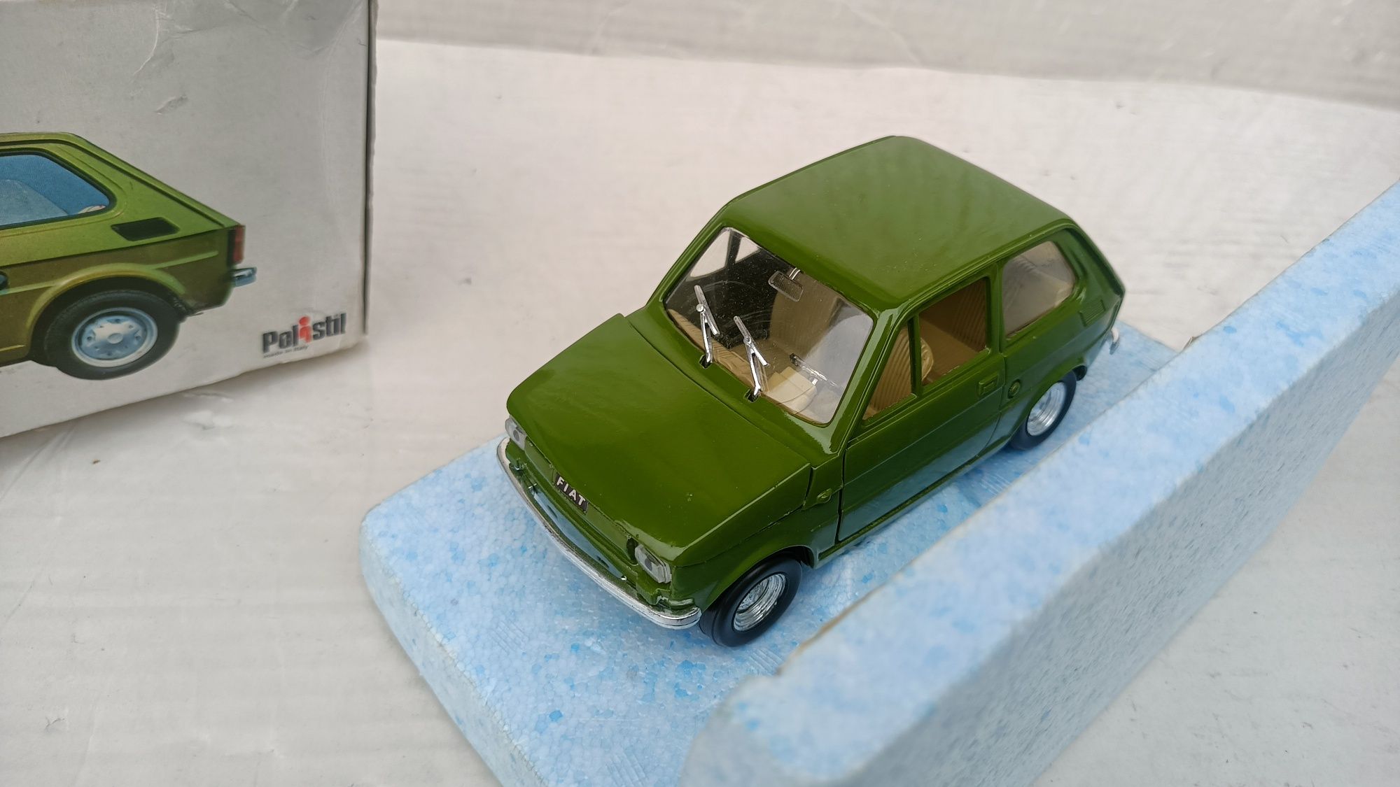 FIAT 126p Maluch Polistil 1:24 model kolekcjonerski stary 1:25 w skali