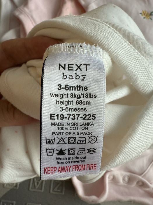 Набір боді з вишивкою від next 3-6 місяців, рощмір 62