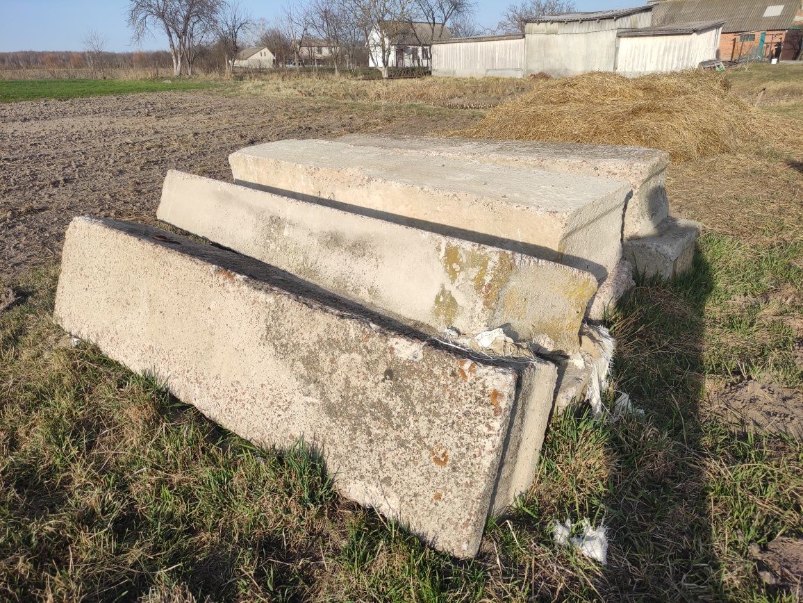 Бетонні блоки під фундамент
