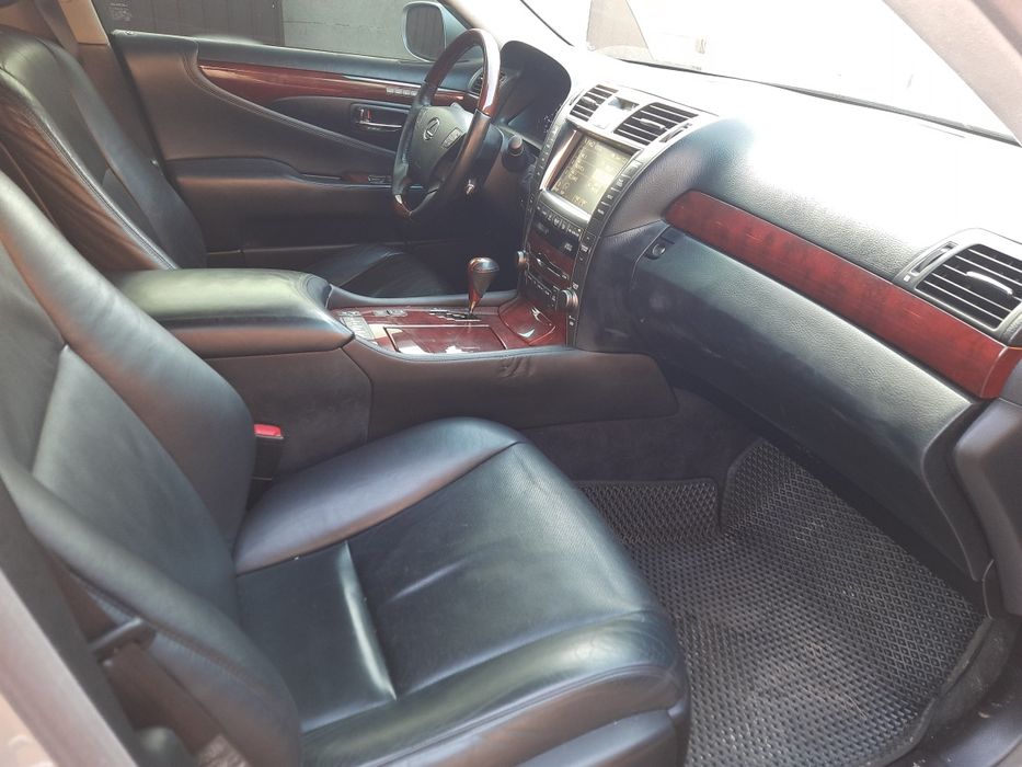 Lexus LS 460 Long