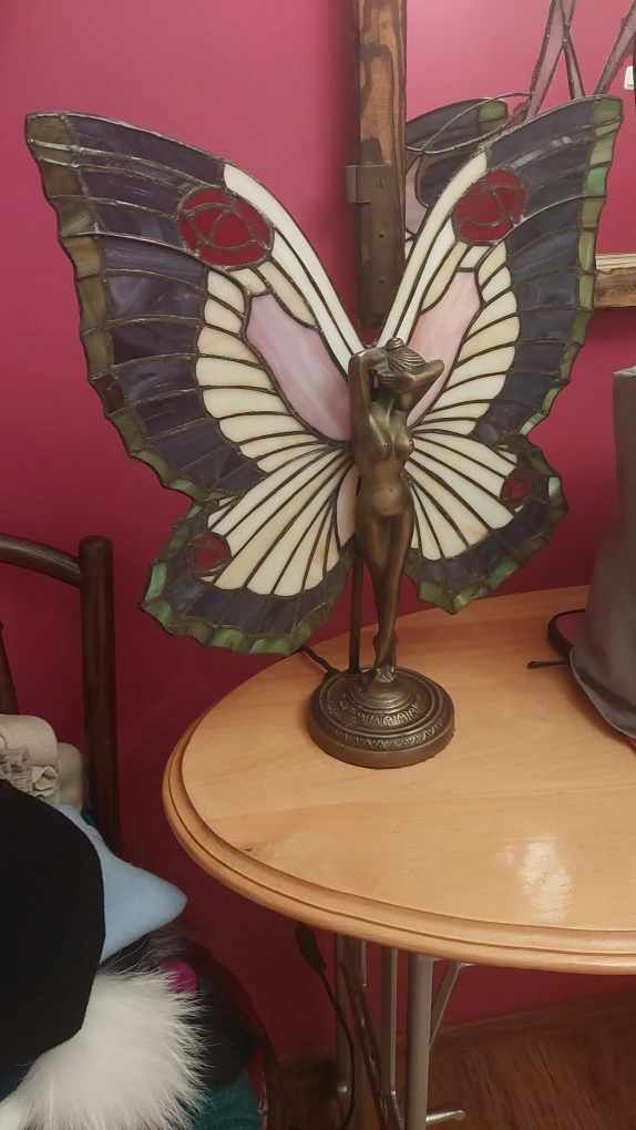 Lampa stołowa witrażowa kobieta motyl styl tiffany