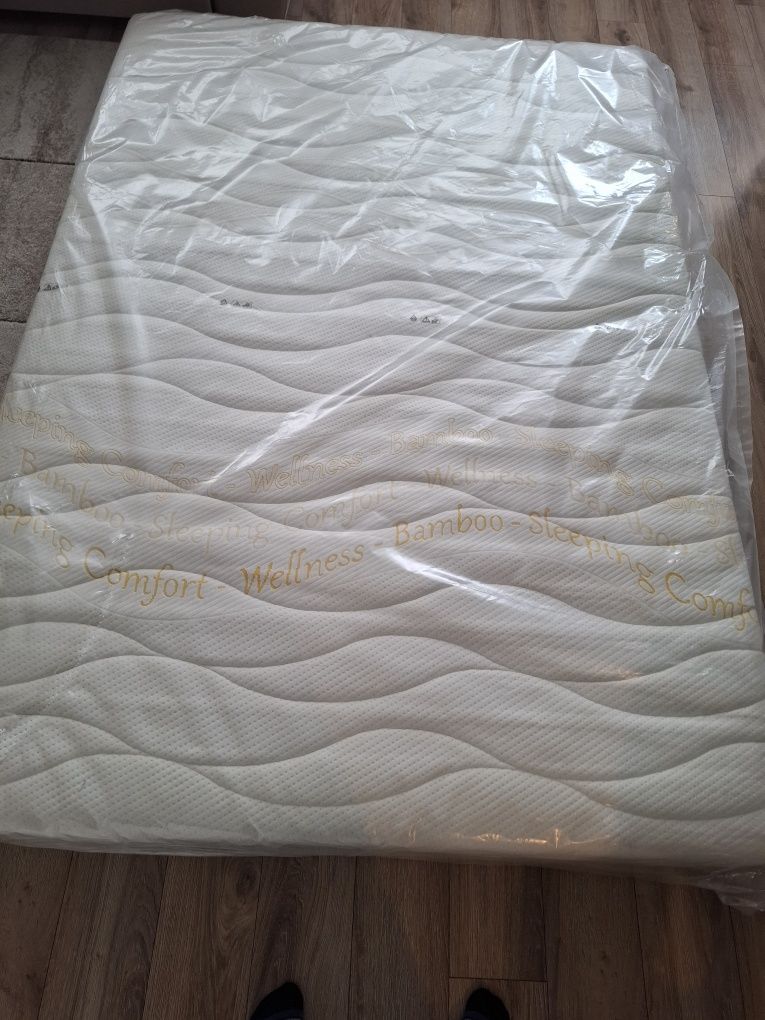 Sprzedam materac 140x200, dwu strony