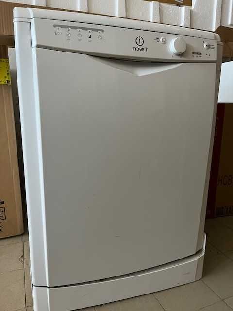 Vendo maquina lavar Louça Indesit