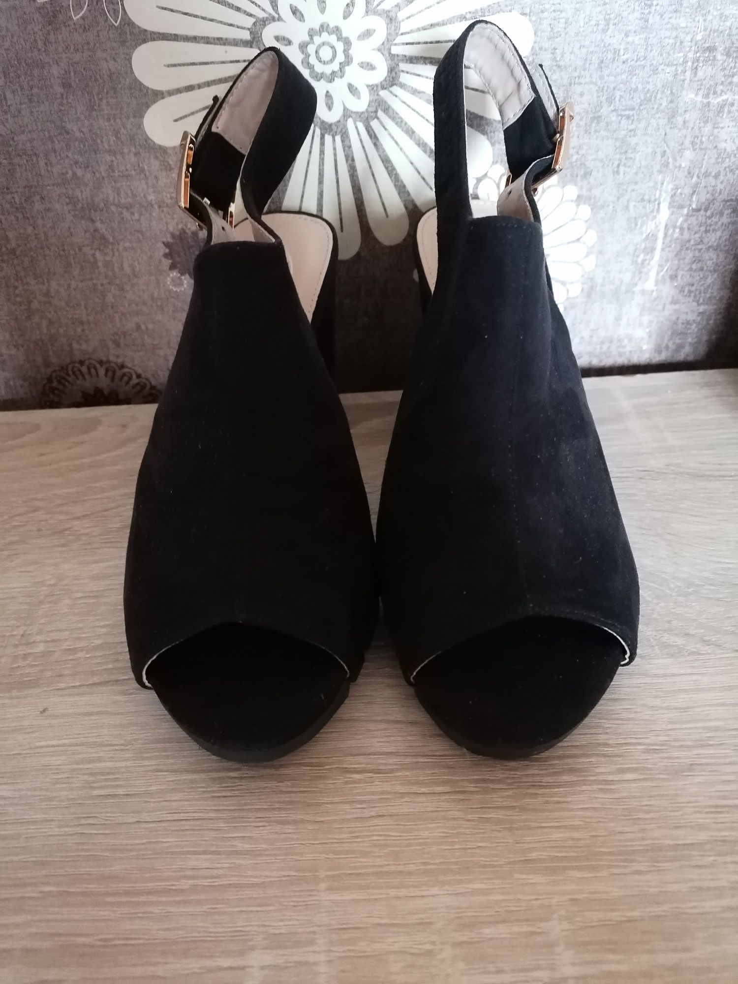 Buty rozm 36  stan jak nowe, założone jeden raz
