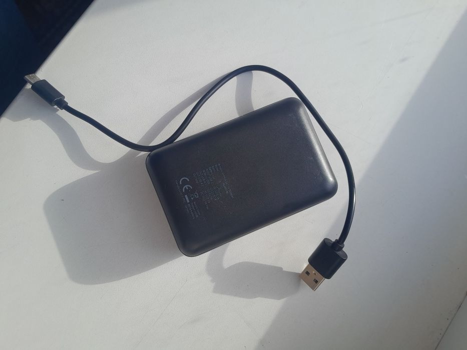 Продаю повербанк 10000