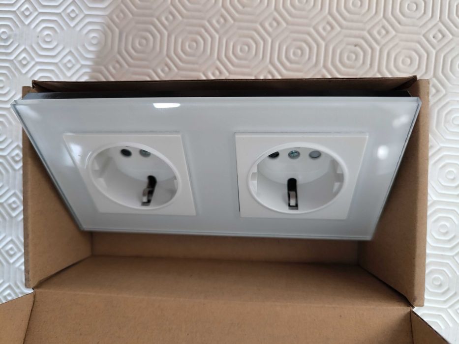 Gniazdo Elektryczne Podwójne 16 A Białe KOTI szkło