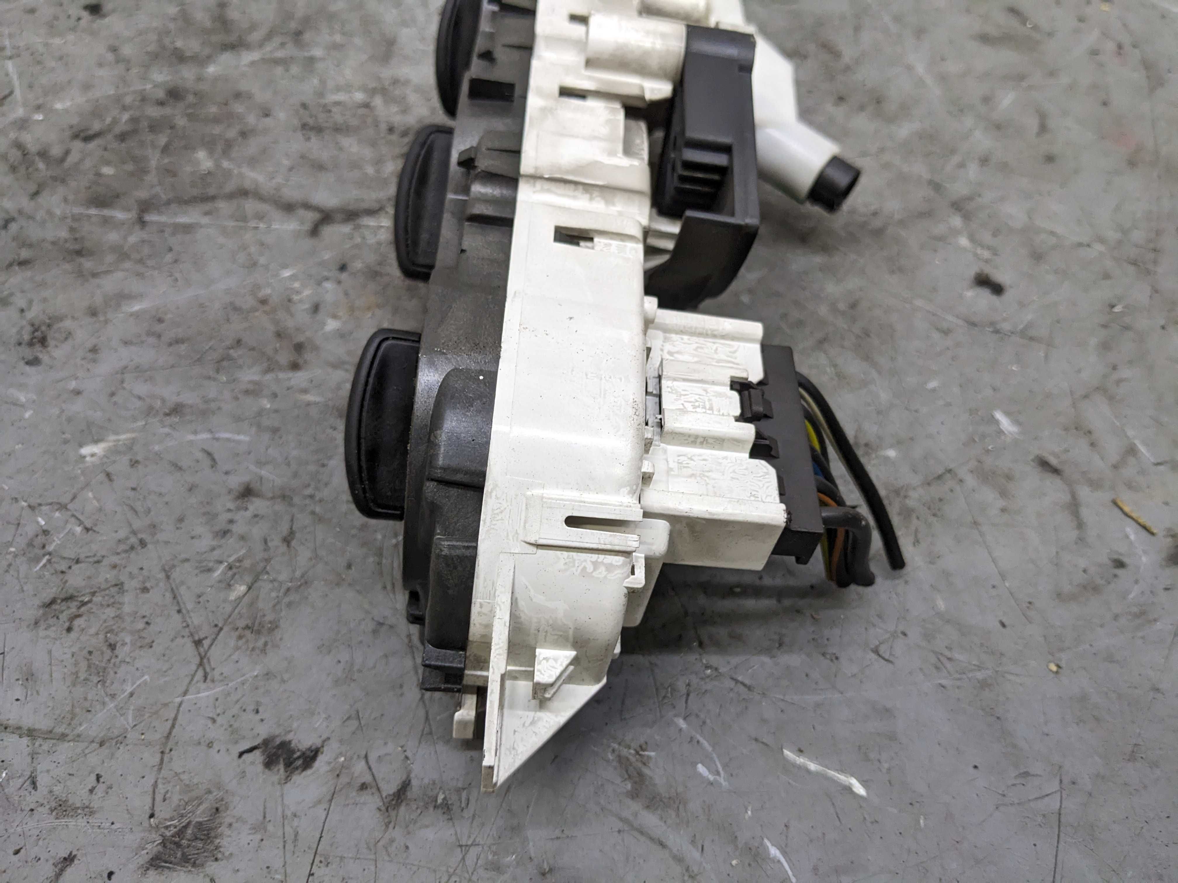 Ford Focus Mk2 C-Max Panel Nawiewu Klimatyzacji