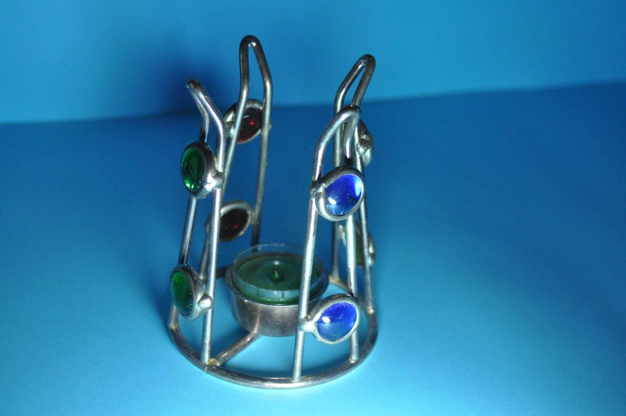 Metalowy świecznik na tealighty z kolorowymi elementami