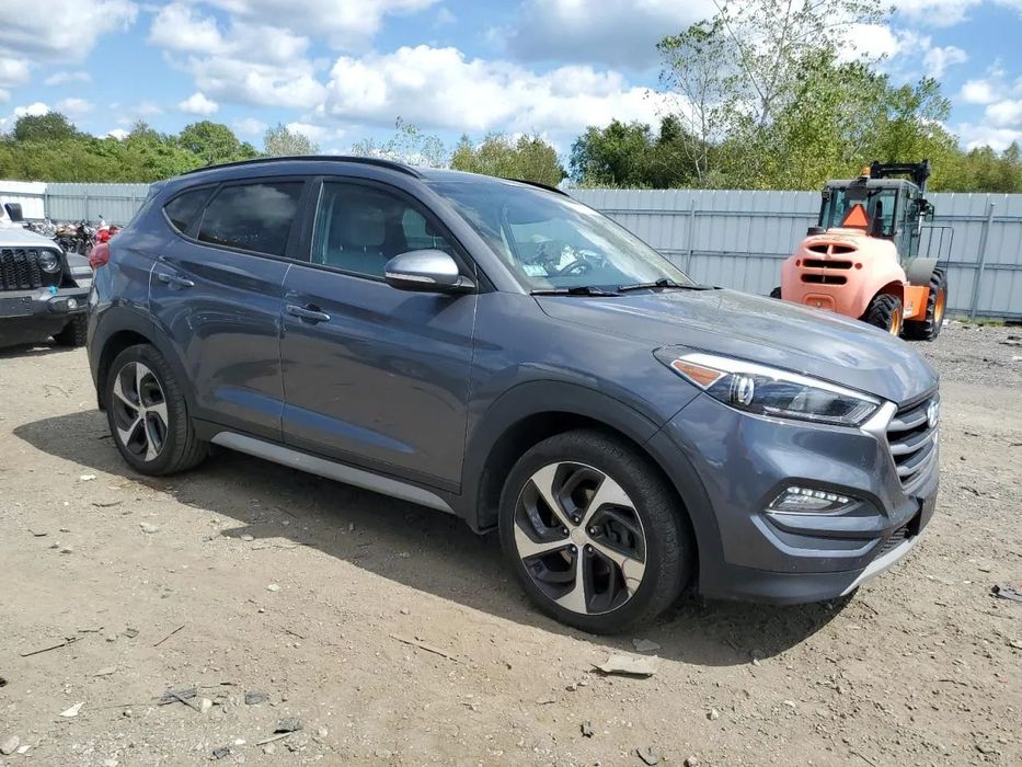 Hyundai Tucson Zadbany Serwisowany Piękny Środek Niski Przebieg