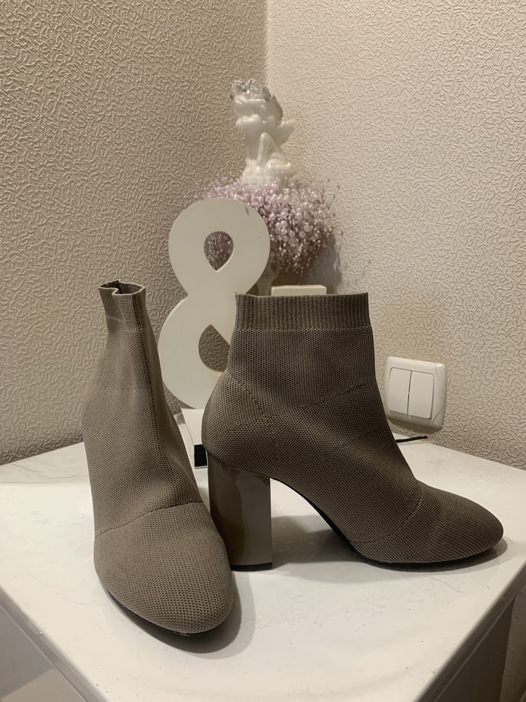 Жіноче взуття Pull&Bear 38 розмір.
