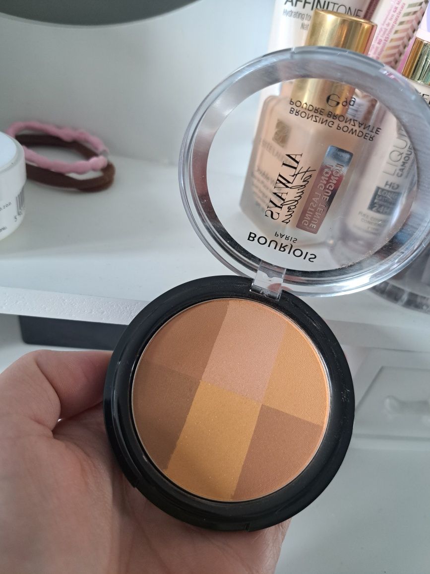 Bronzer puder bronzujacy Bourjois