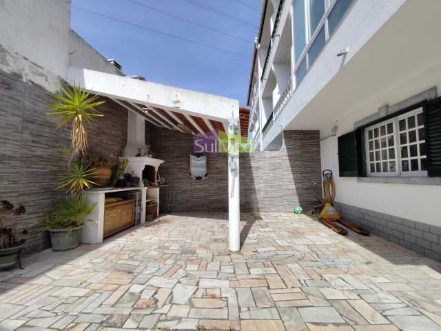 Moradia T3+1 com cave aproveitada, Foros de Amora - Seixal