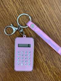 Różowy kalkulator breloczek brelok zawieszka Sinsay