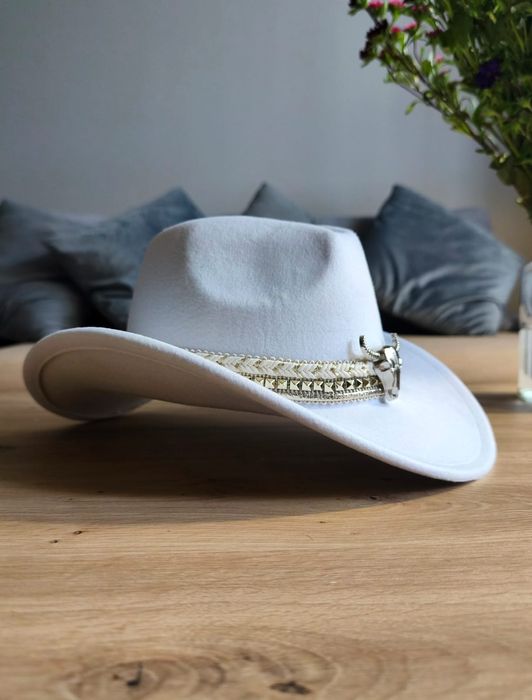 Kapelusz kowbojski biały uniwersalny kowboj wild west country nowy