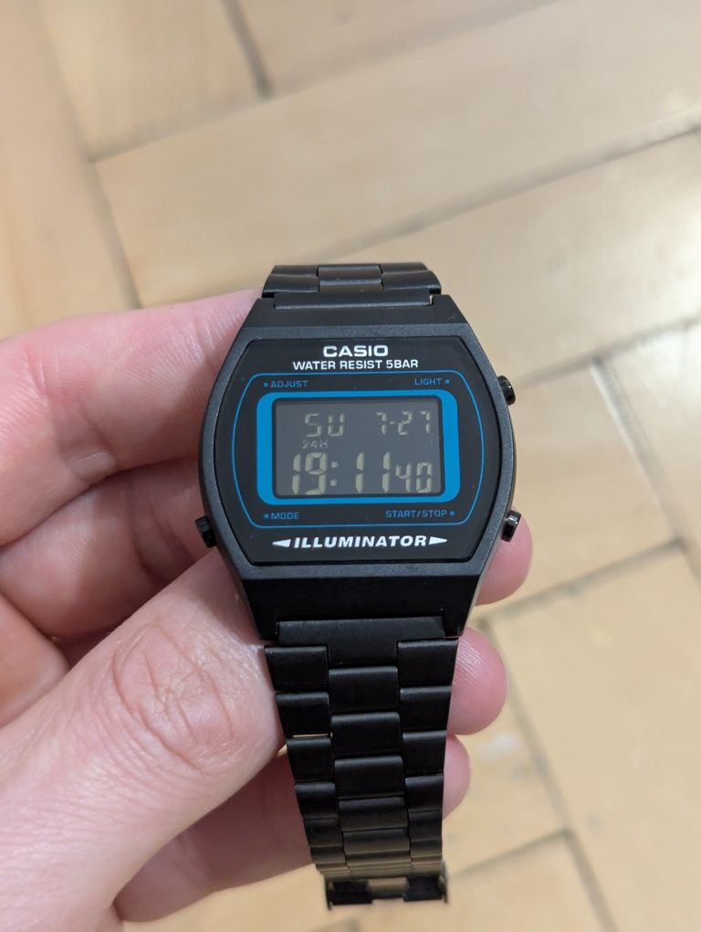 Zegarek retro vintage Casio B640WB-2BEF, nowy.