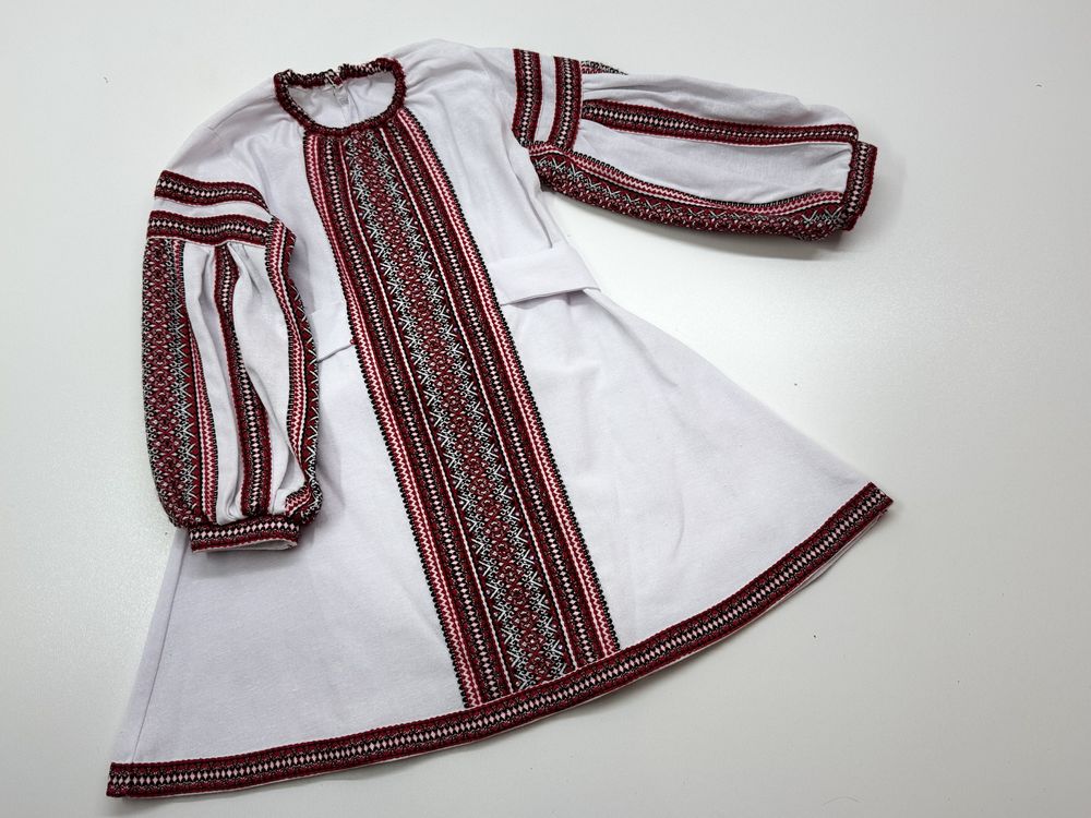 Вишиванка зі льону на розмір 116