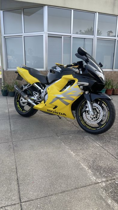 Honda CBR 600f poucos KM