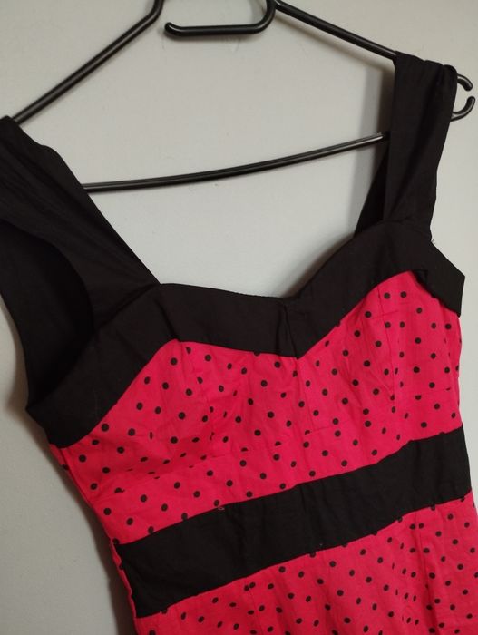 Czerwona dopasowana sukienka groszki grochy kropki vintage retro 36
