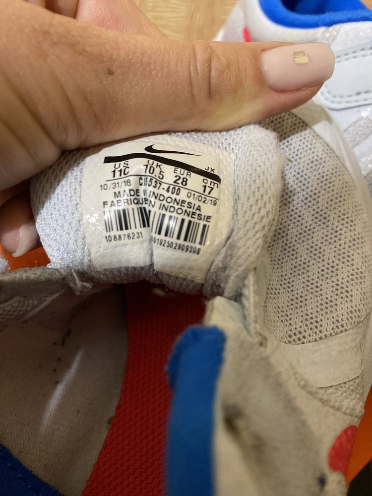 Кроссовки Nike 11c (28размер на стопу 17 см)