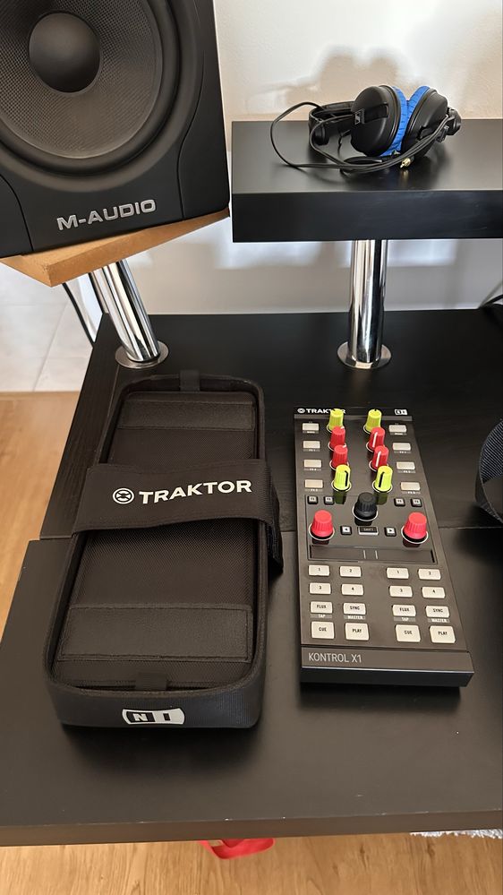 Traktor kontrol X1 MK2