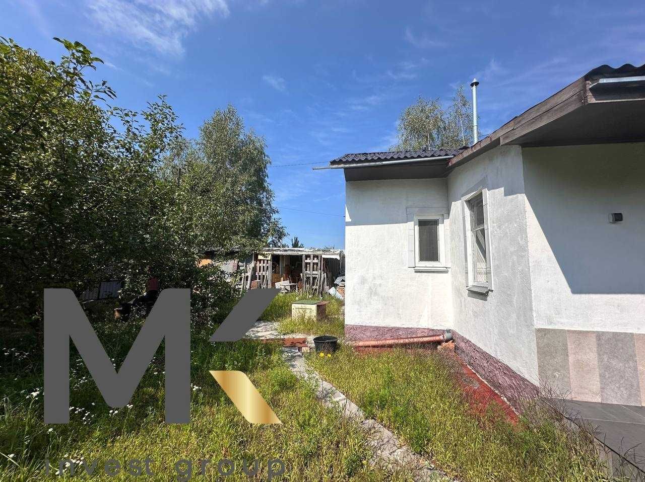 Будинок біля лісу в селі Блиставиця