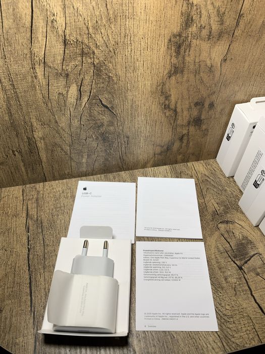 Оригінальний Apple USB-C 20w A2305 зарядка для Iphone блок живлення