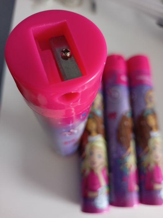 Kredki nowe Disney barbie 4opakowania