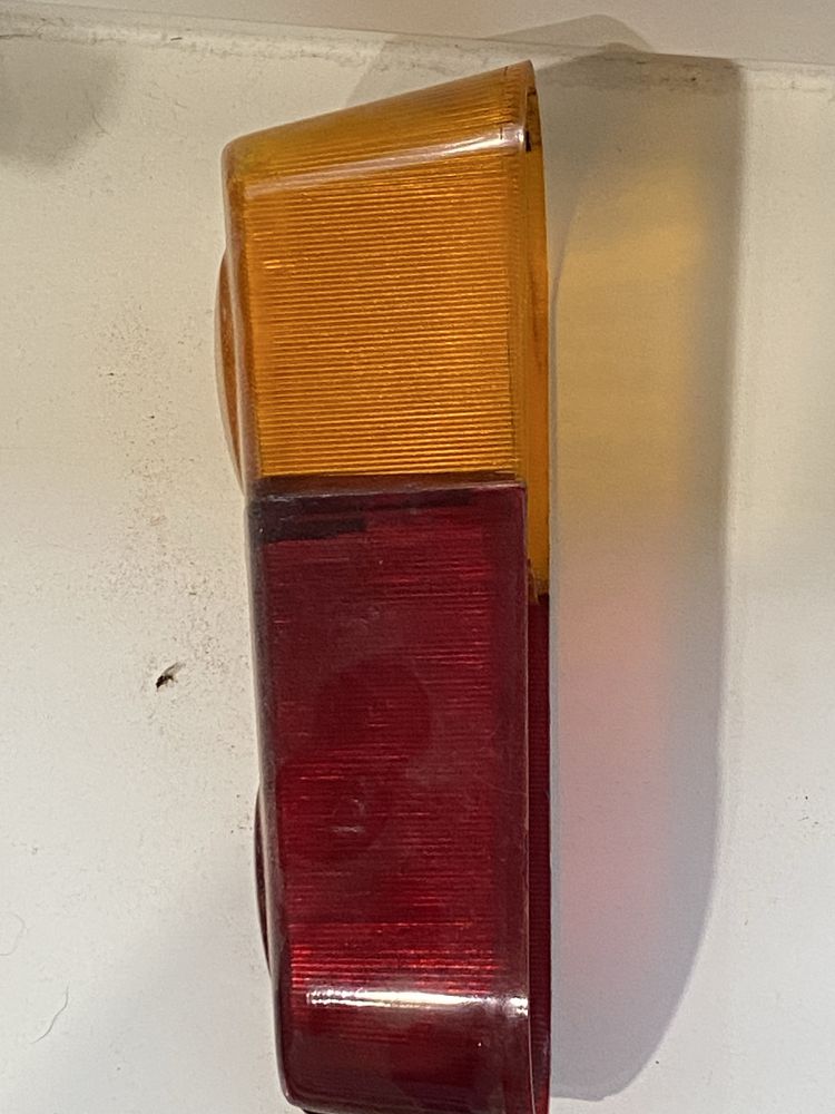 Lampa klosz tył syrena