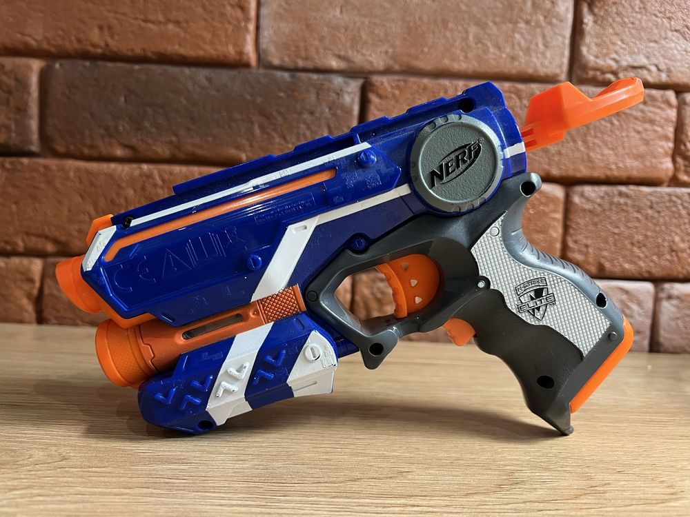 Pistolet pneumatyczny NERF model FIRESTRIKE