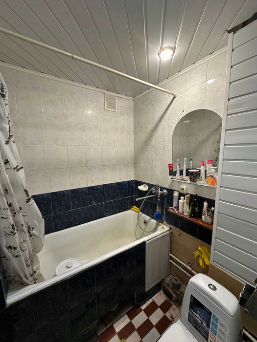 Срочно! Продам 1-к квартиру по ул. Энтузиастов 33 возле м.Левобережная