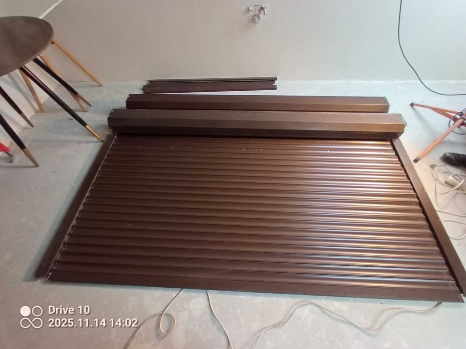 Rolety okienne elektryczne sklepowe firmy Anwis używane okazja 3szt