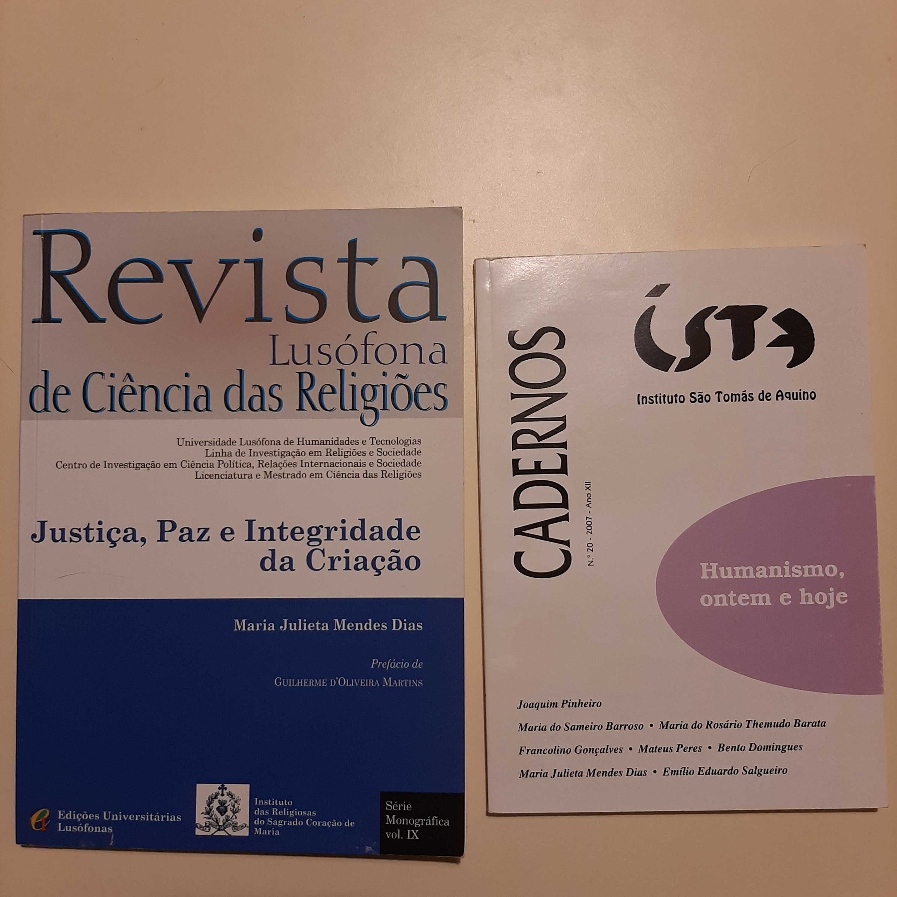 Vendo revistas científicas sobre teologia e religião