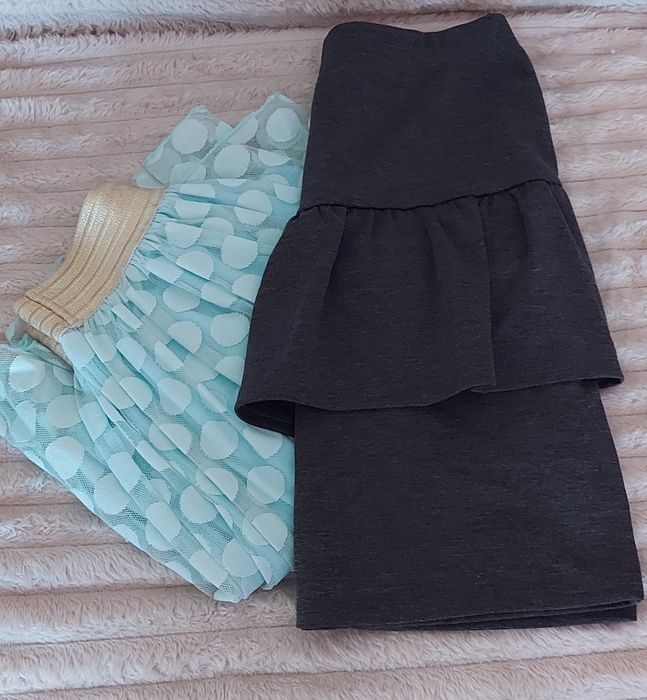 Paka spódniczek dziecięcych