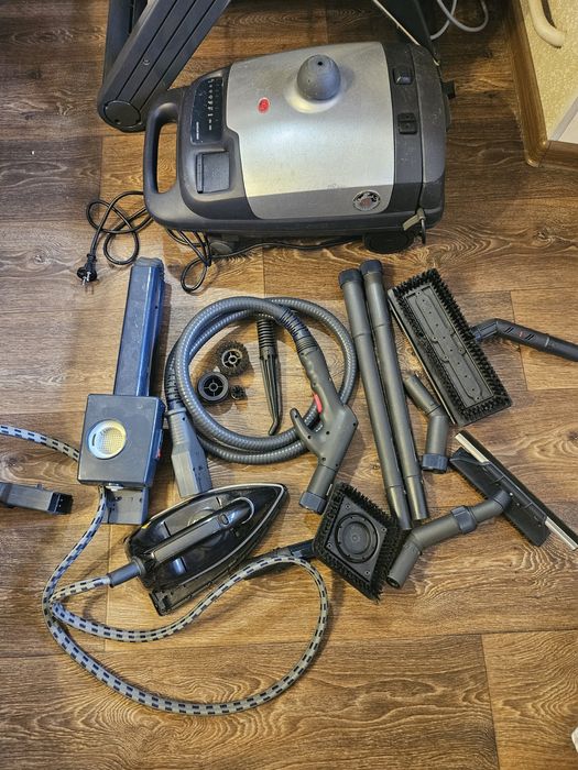 Парогениратор пароочиститель Италия с утюгом и гладильной доской