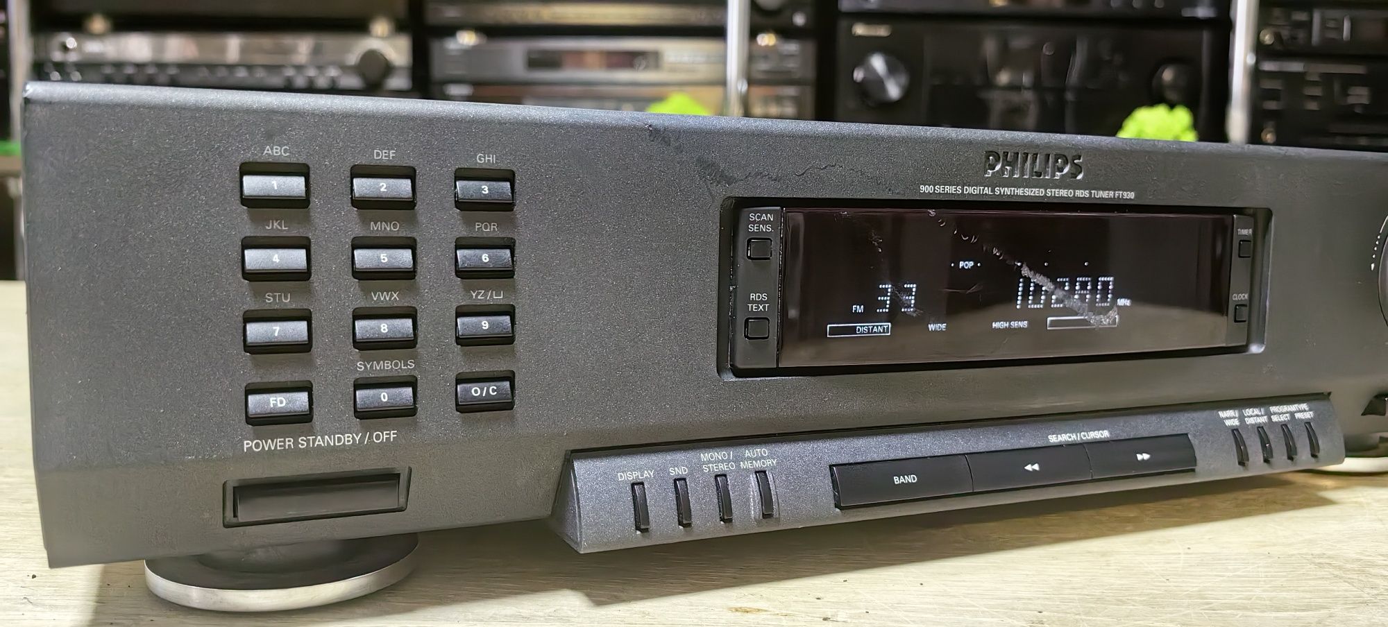 Тюнер Philips FT930