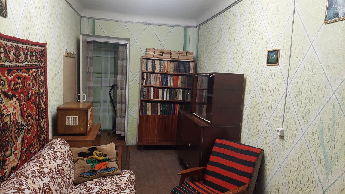 Продам 3-кімнатну квартиру. Вул.Грецька,1.