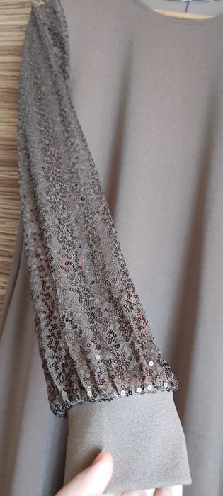 Сукня з паєтками