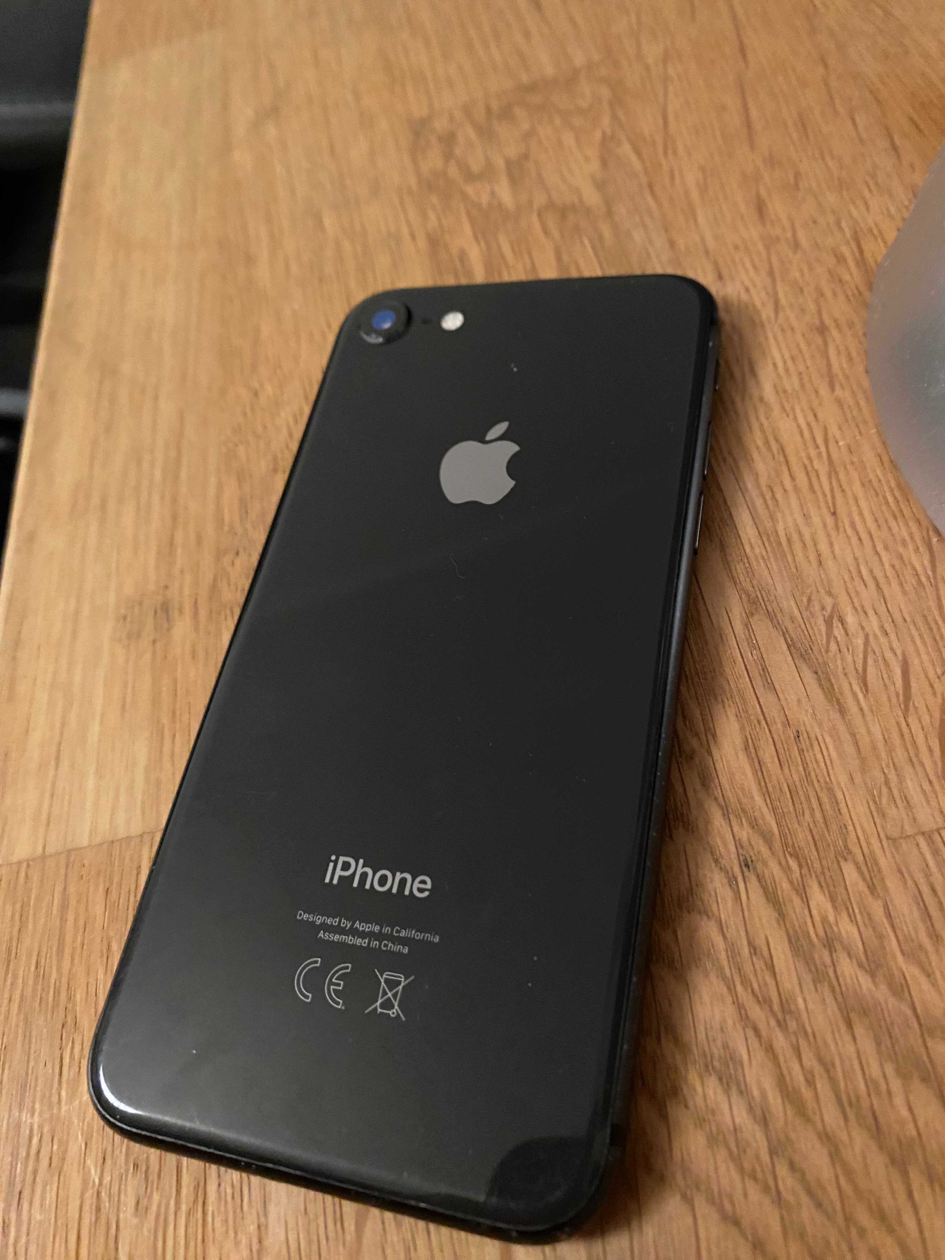 IPhone 8 64 GB Stan Prawie Idealny