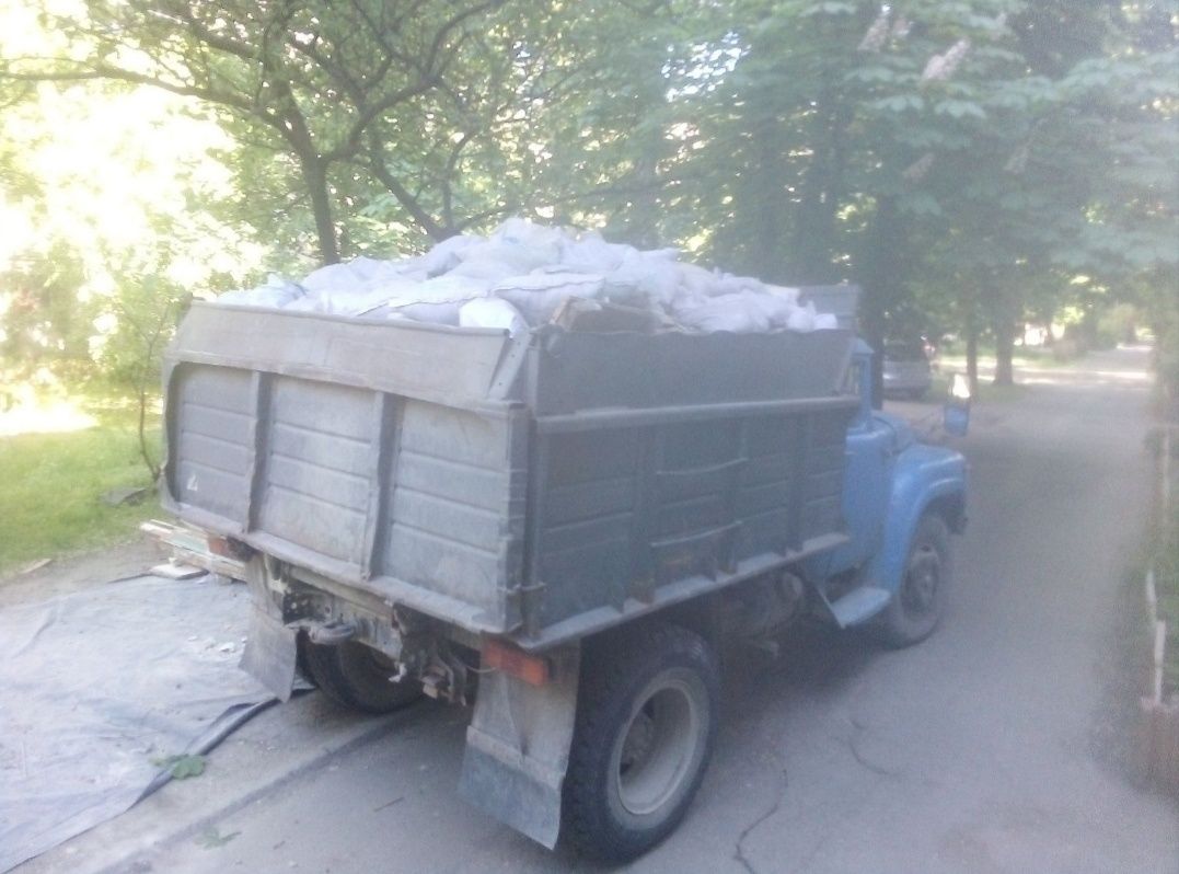 Демонтаж в квартирах, та вивіс смітя