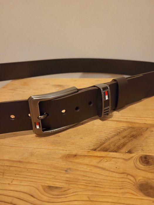 Brązowy męski skórzany pasek Tommy 130 cm