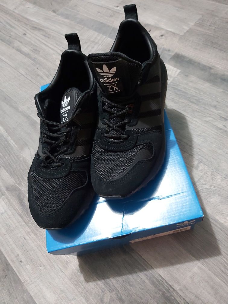 Buty Adidas ZX 700 HD