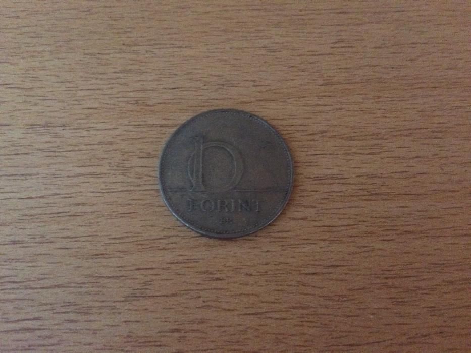 2 монеты номиналом 10 и 5 форинтов Венгрия