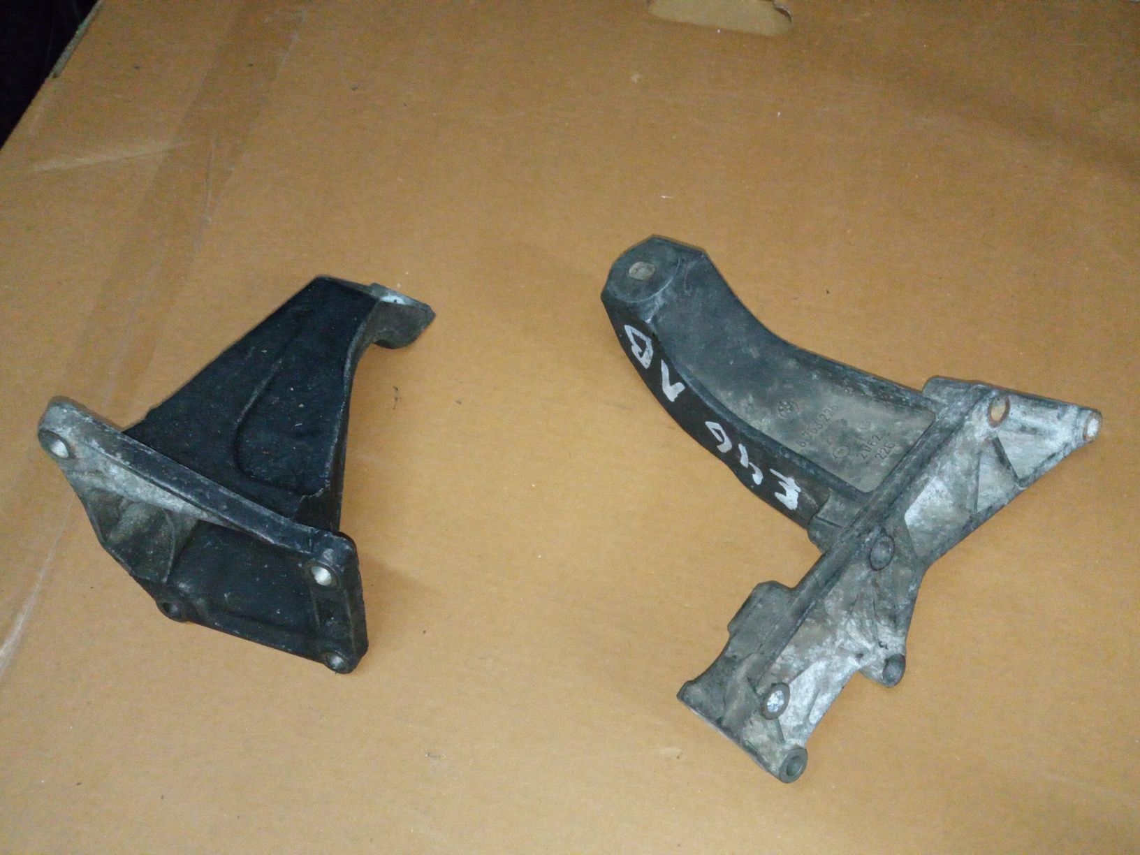 Лапи двигуна М42 М47 М54 Е46 м52 57 опори мотору кронштейни кріплення