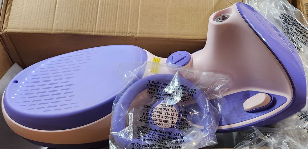 Elektryczny samochód dziecięcy, świecące koła, Bluetooth, od 3 lat