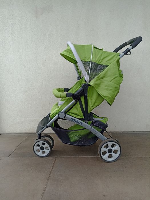 Wózek spacerowy Infiniti Quatro