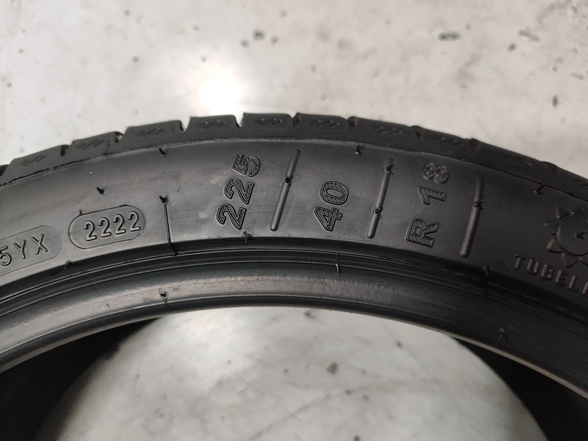 2 pneus semi novos Kleber 225/40R18 92Y Oferta dos Portes