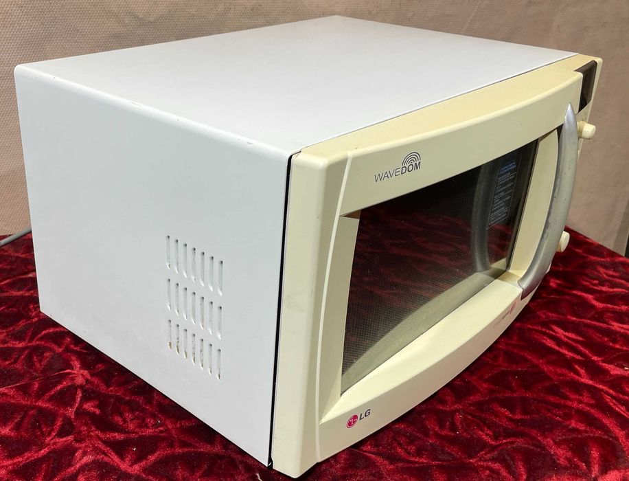 Мікрохвильова піч LG MS-2384B. Справна. Хмельницький.