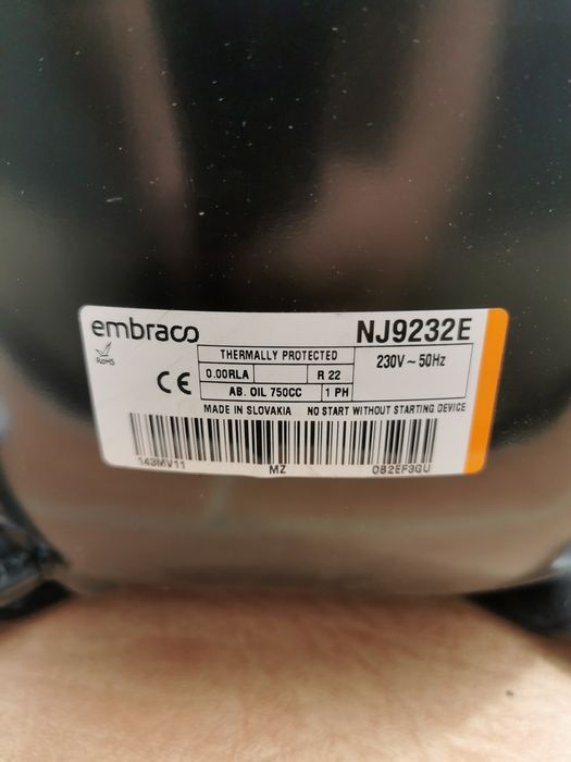 Компрессор на холодильник, морозильная камера embraco nj9232e