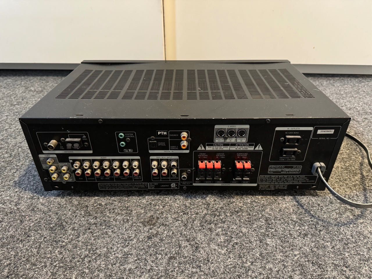 Amplituner Kenwood VR-606 z subwooferem i głośnikami