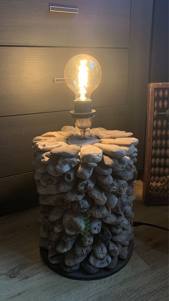 Lampa z drzewa cedrowego/ żarówka  Edison